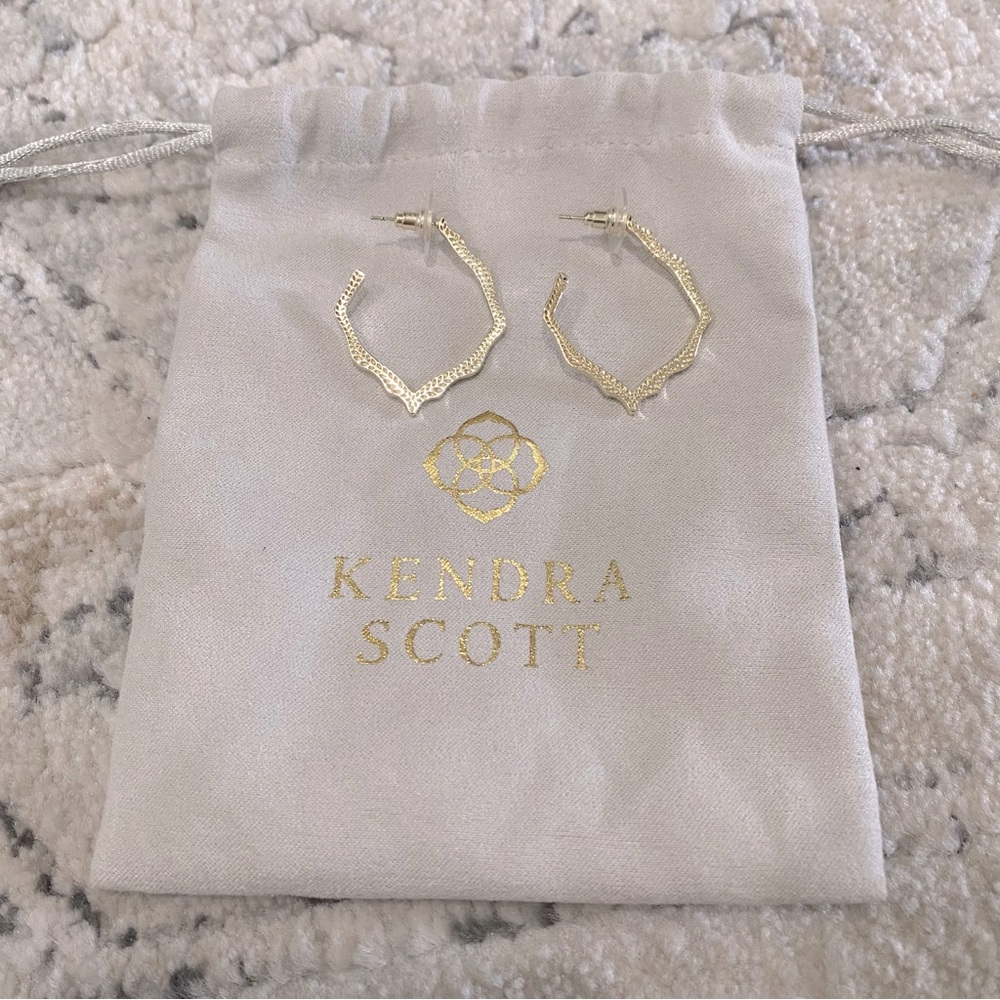 KENDRA SCOTT | MIKU GOLD HOOPS